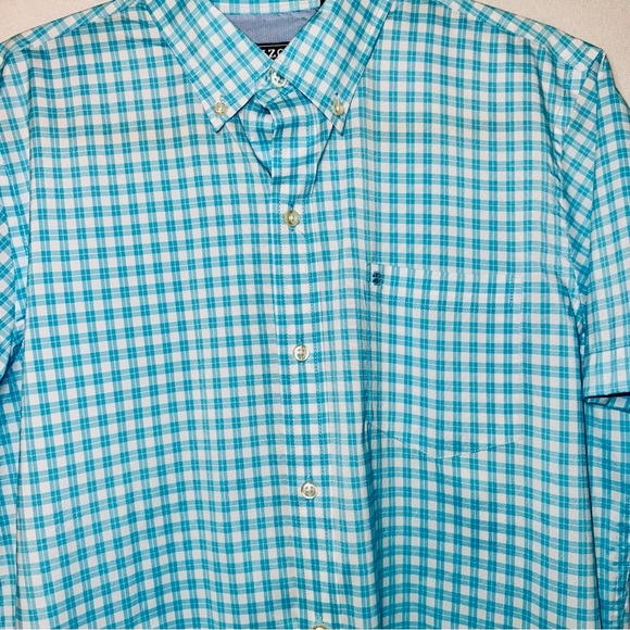 Medium NWOT IZOD feels like a fishing shirt blue and white
Button down collar - Picture 9 of 9
